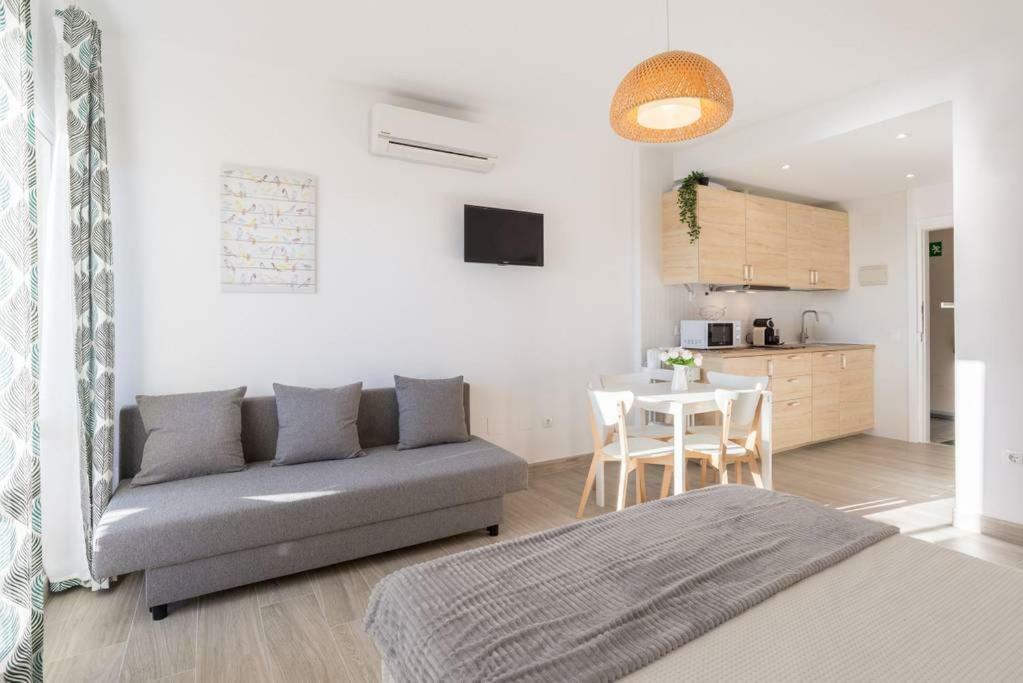 בנאלמדנה Estudio Apartamento Nuevo Benalbeach מראה חיצוני תמונה