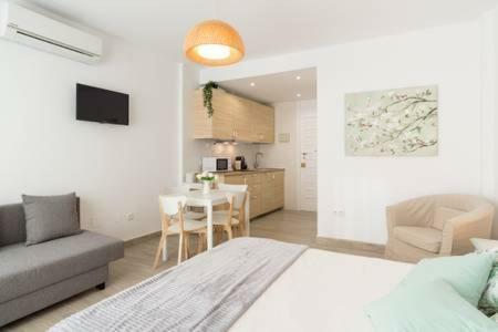 בנאלמדנה Estudio Apartamento Nuevo Benalbeach מראה חיצוני תמונה